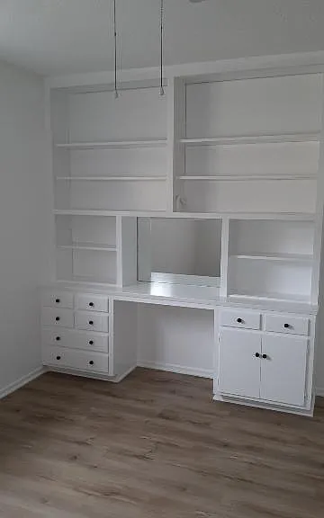 Bedroom shelfing unit