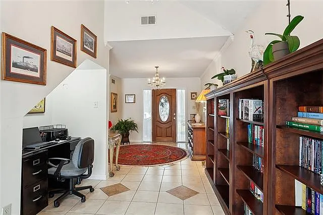 4605 N Turnbull Dr — Photo 2