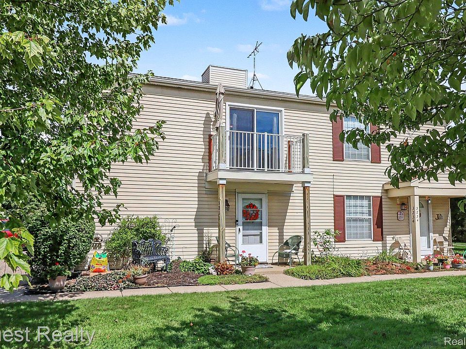 3232 Birchcreek Ct, photo 2