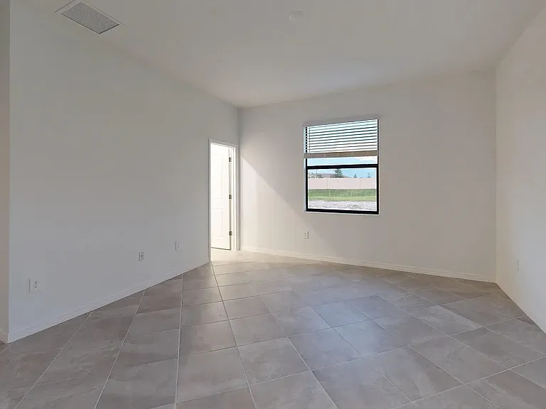 2017 Gardenia Ave — Photo 12