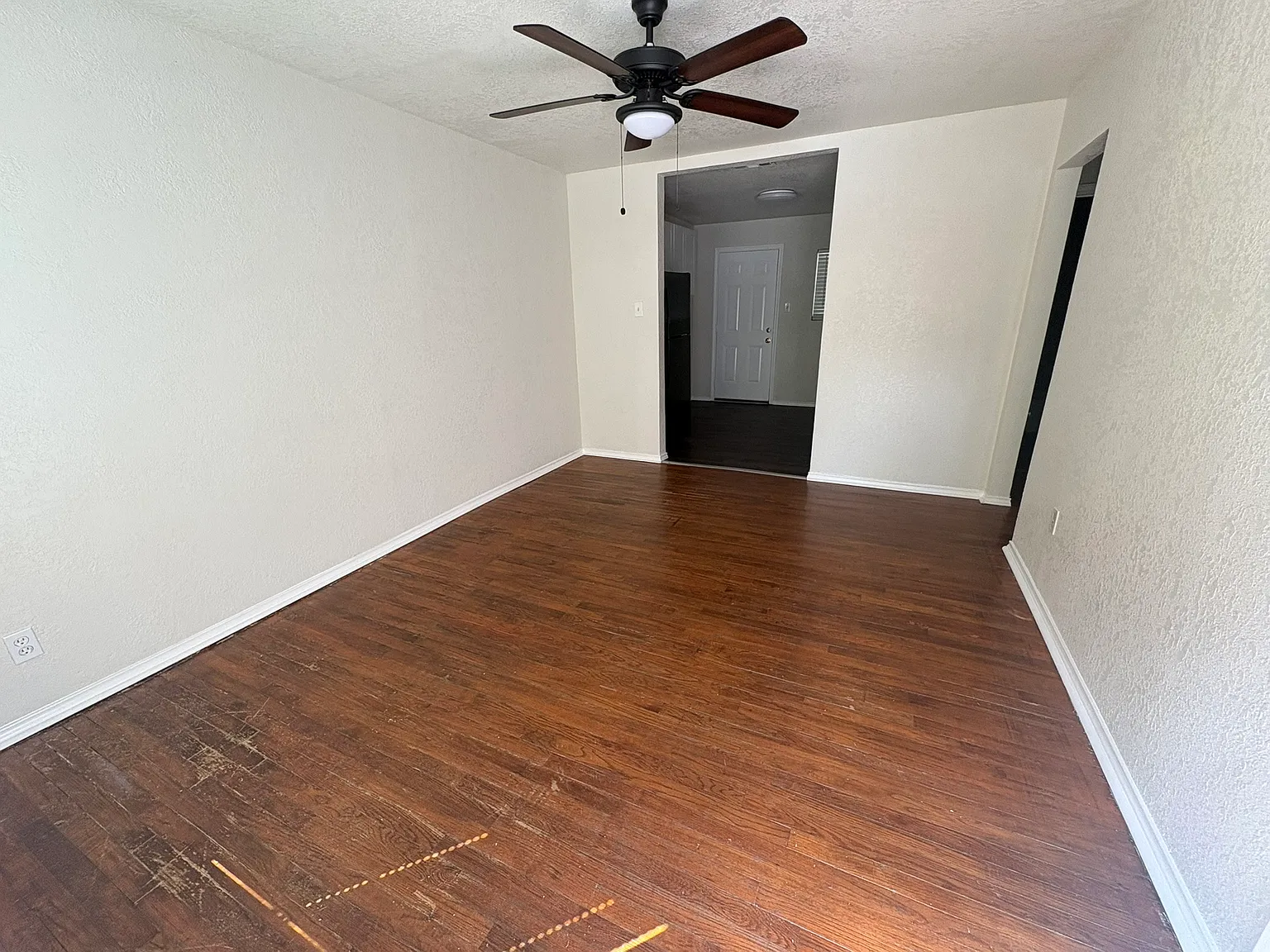 2 bed, 650 sqft, $1,000 — Photo 2