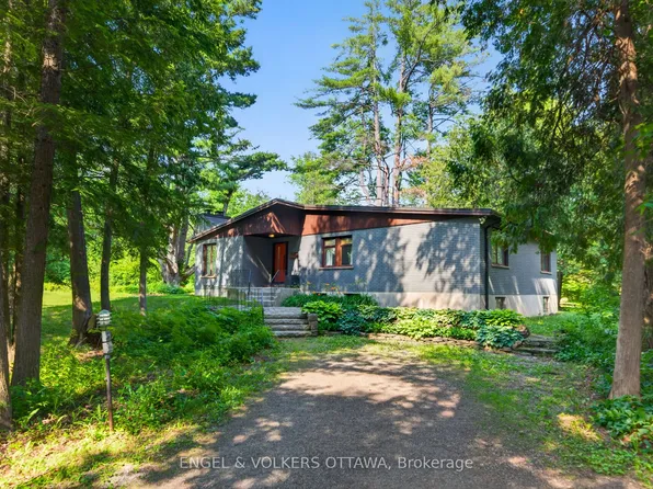 4167 Farmers Way, Ottawa, ON K0A 1K0