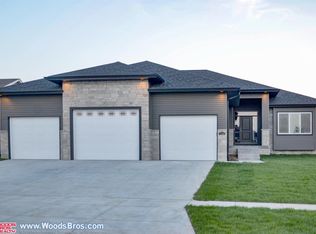 1339 N 100th St, Lincoln, NE 68527