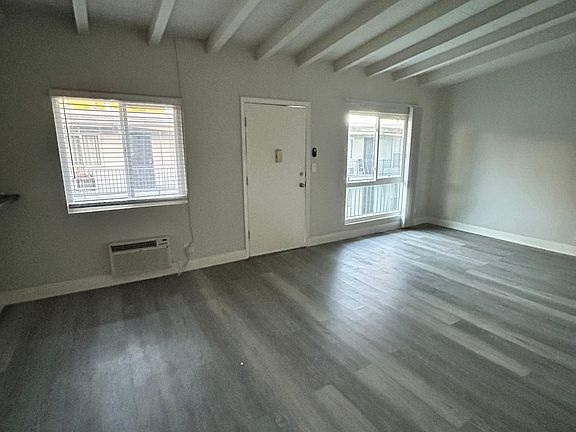 5th image of 18552 Clark St Unit 23