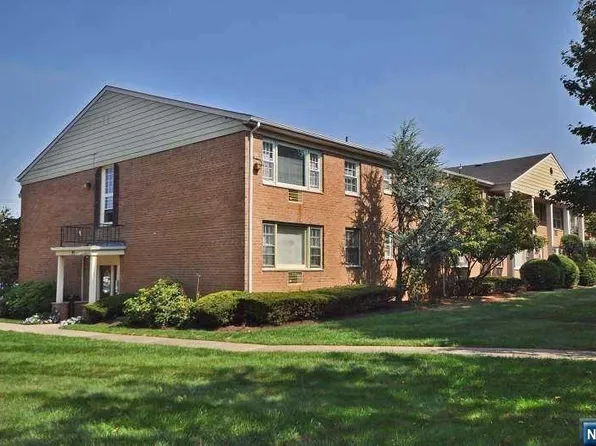 605 Grove St APT H2, Clifton, NJ 07013