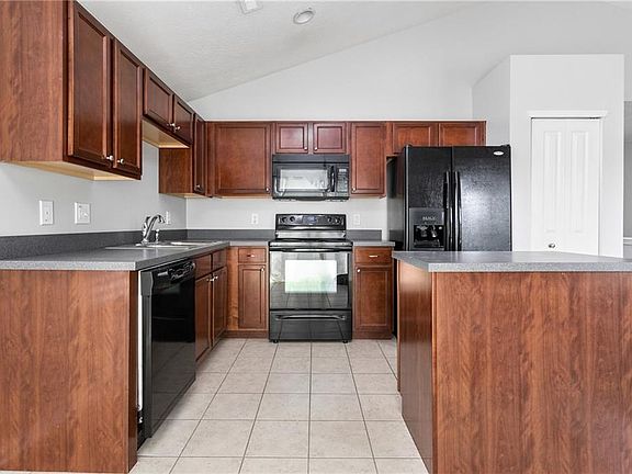 4th image of 13226 Komatite Way #100