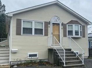 64 Detroit St, Fall River, MA 02721