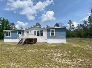 320 Crosby Ln, Hortense, GA 31543