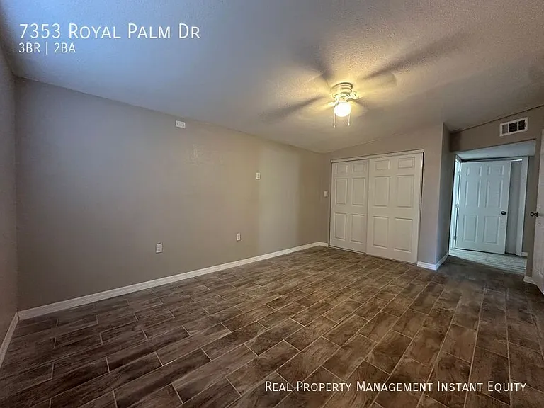 7353 Royal Palm Dr — Photo 6
