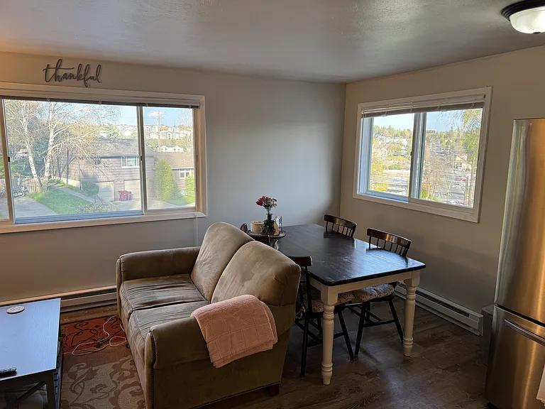 1337 NW Hall Dr — Photo 4