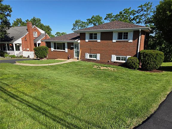 2nd image of 1398 Raven Dr