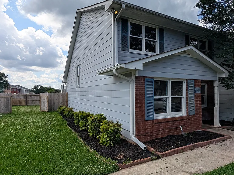 4757 Cheshire Cir — Photo 11