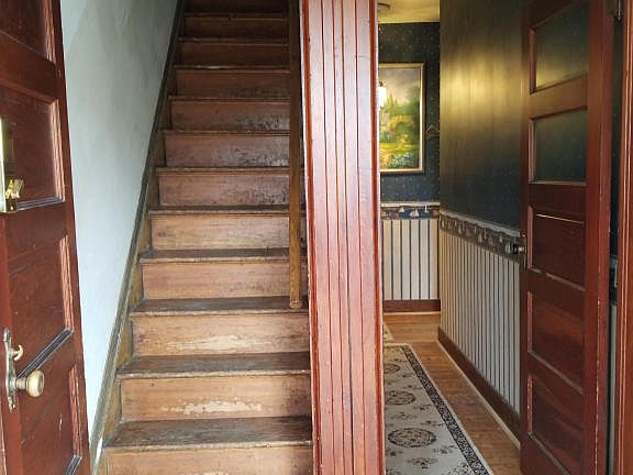 2nd image of 91 Tysen St #1B
