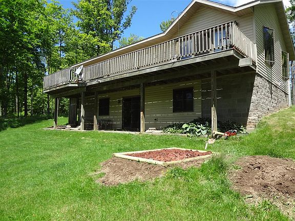 2nd image of 812 Railroad Ave