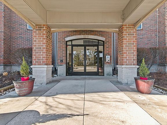 3rd image of 2116 Country Club Dr #9