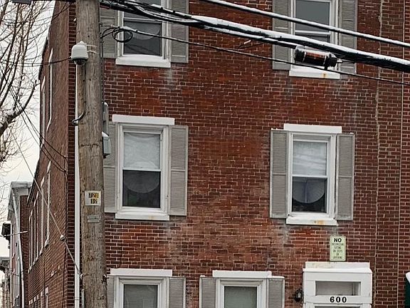 2nd image of 600 W 5th St
