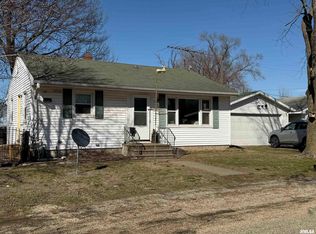 106 W Sycamore St, Gladstone, IL