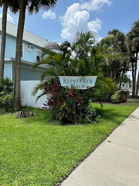 408 S Riverside Dr #5