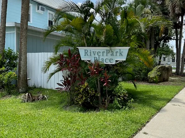 408 S Riverside Dr, New Smyrna Beach, FL
