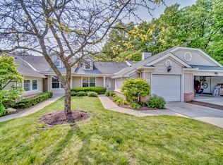 9 Community Dr, Avon Lake, OH 44012