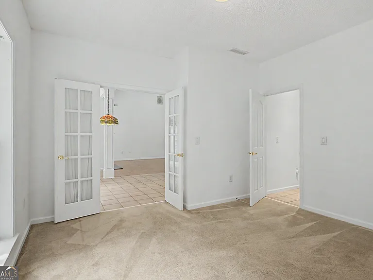 255 Squire Ln — Photo 26