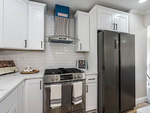 4th image of 468 Lafayette Ave