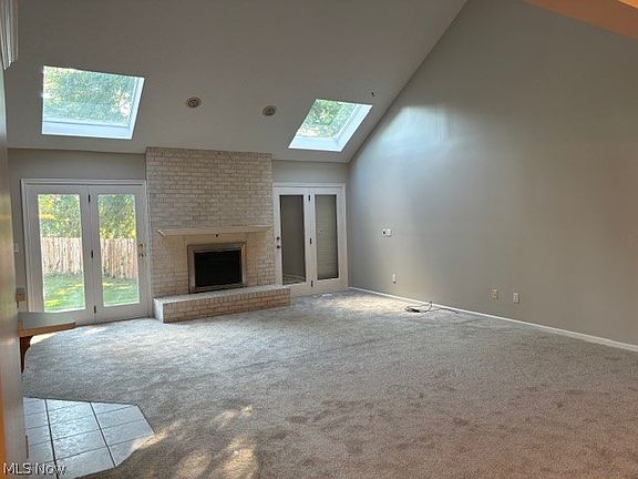 4th image of 16899 Buckingham Ct S