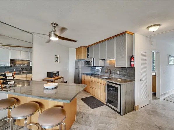1936 S Ocean Dr APT 20D, Hallandale, FL 33009