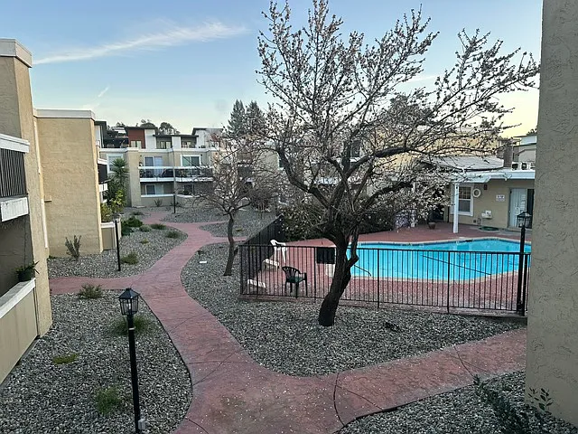 Monterey Garden Apartments — Photo 3