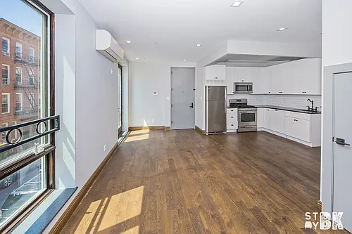 599 Myrtle Ave #2R Photo 1