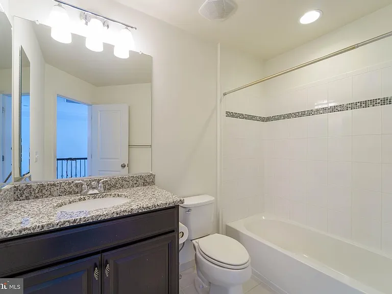 23503 Adagio Ter — Photo 36