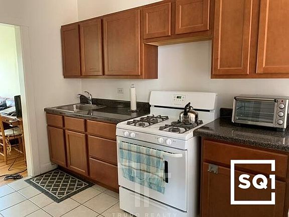 3rd image of 3518 N Broadway St #3530-1