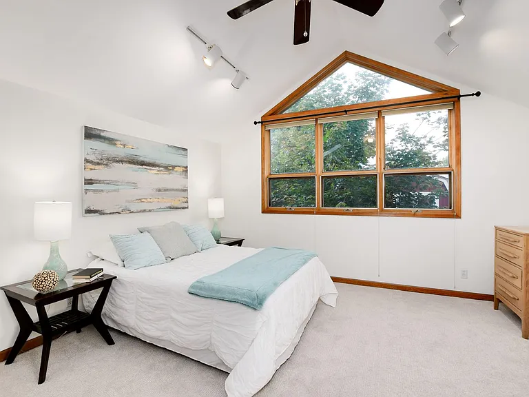 708 Grant Ave — Photo 15