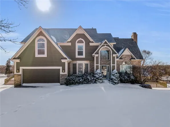 8000 N Chatham Ave, Kansas City, MO 64151