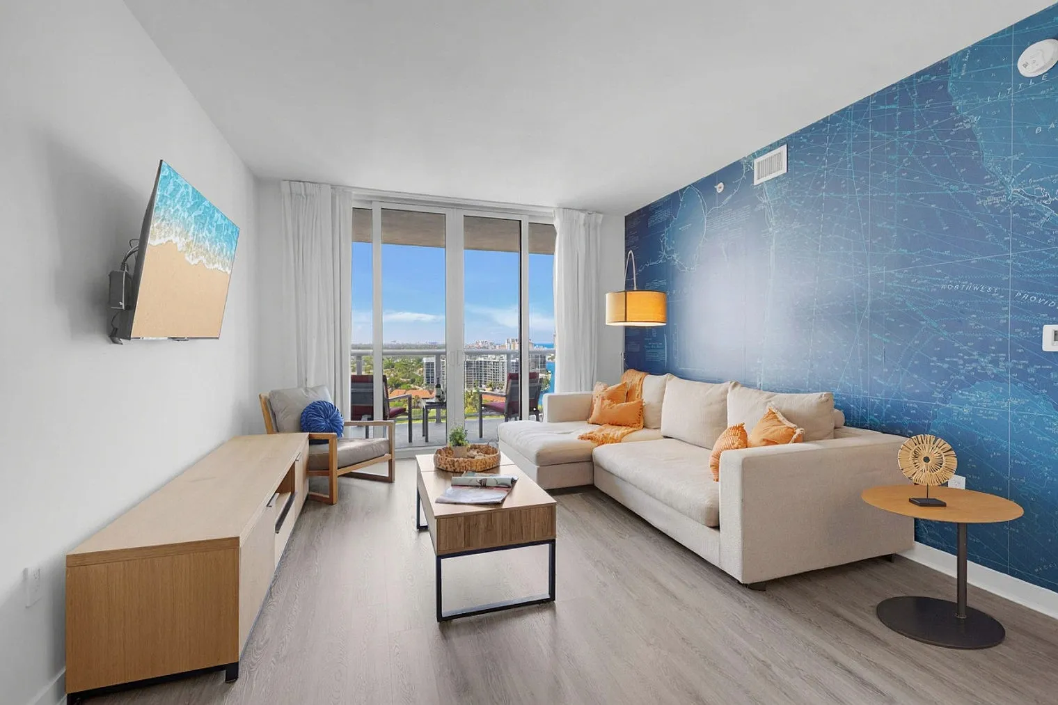 2 bed, 2.0 bath, 990 sqft, $4,392 — Photo 1