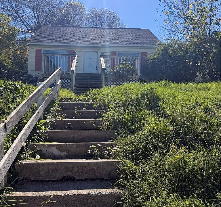 2nd image of 211 7th St