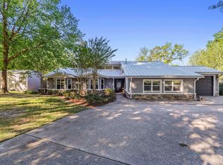 3309 Pine Cir, Ocean Springs, MS 39564