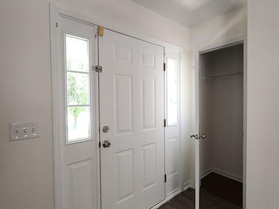 5th image of 205 Ashcroft Dr