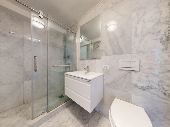 237 East 34th Street image 9 of 25