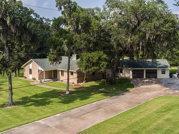 3rd image of 2218 Spanish Oak Dr
