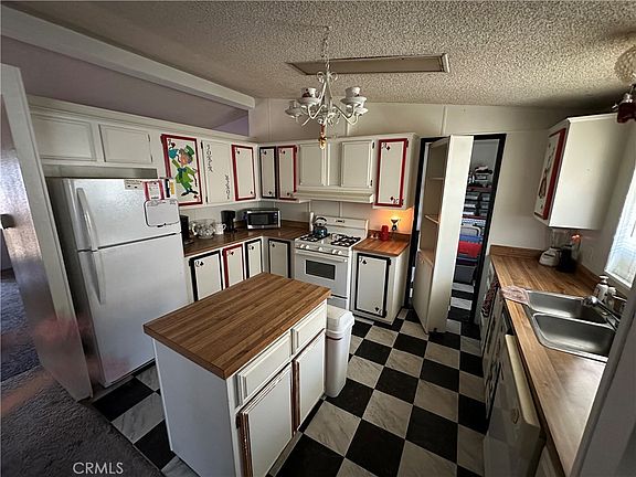 3rd image of 80 E Dawes St Space 99