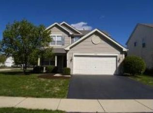 958 Shoreline Dr, Aurora, IL 60504