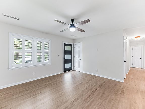 5th image of 514 Mansfield St