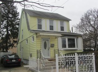 20302 116th Ave, Saint Albans, NY 11412