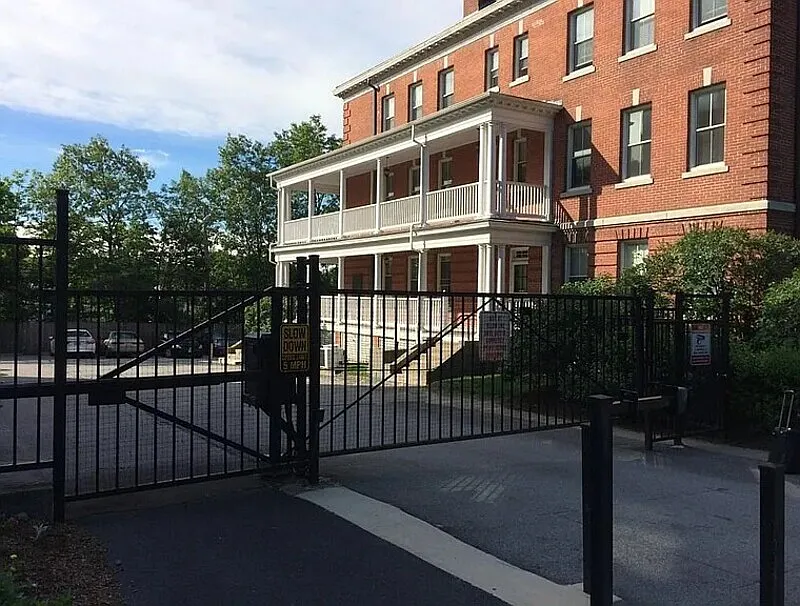 1 bed, 1.0 bath, 400 sqft, $1,020 — Photo 2