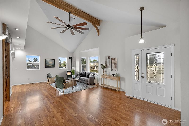 3rd image of 930 Donald Avenue