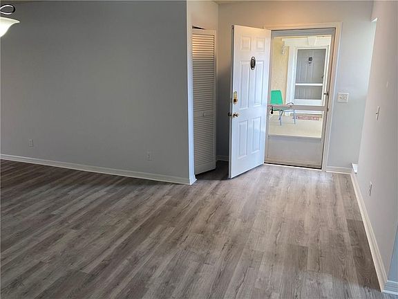 4th image of 605 W Lake Jasmine Cir Unit 605-101
