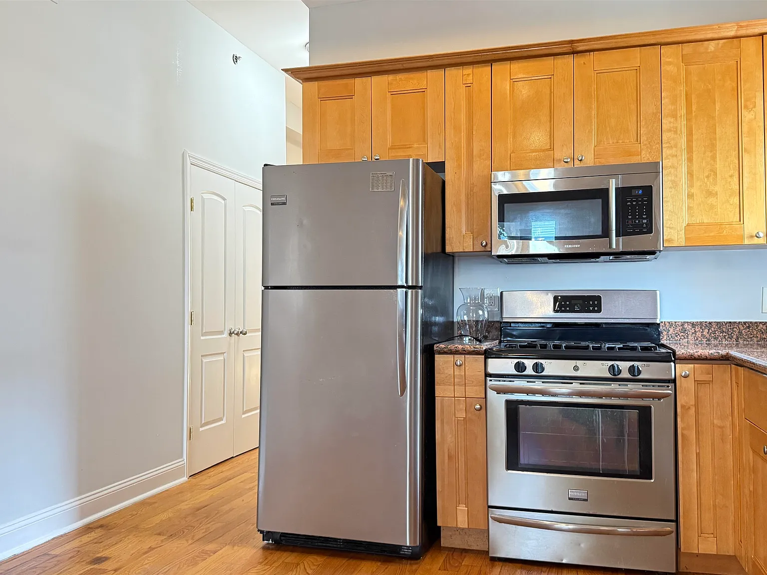 3 bed, 1.0 bath, $2,700 — Photo 2