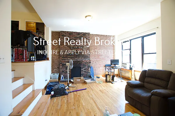 Rented by Street Realty Brokerage LLC | media 28