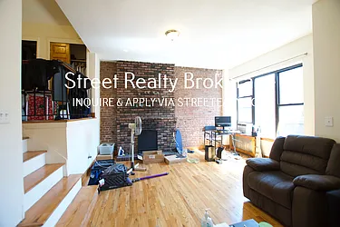 Rented by Street Realty Brokerage LLC